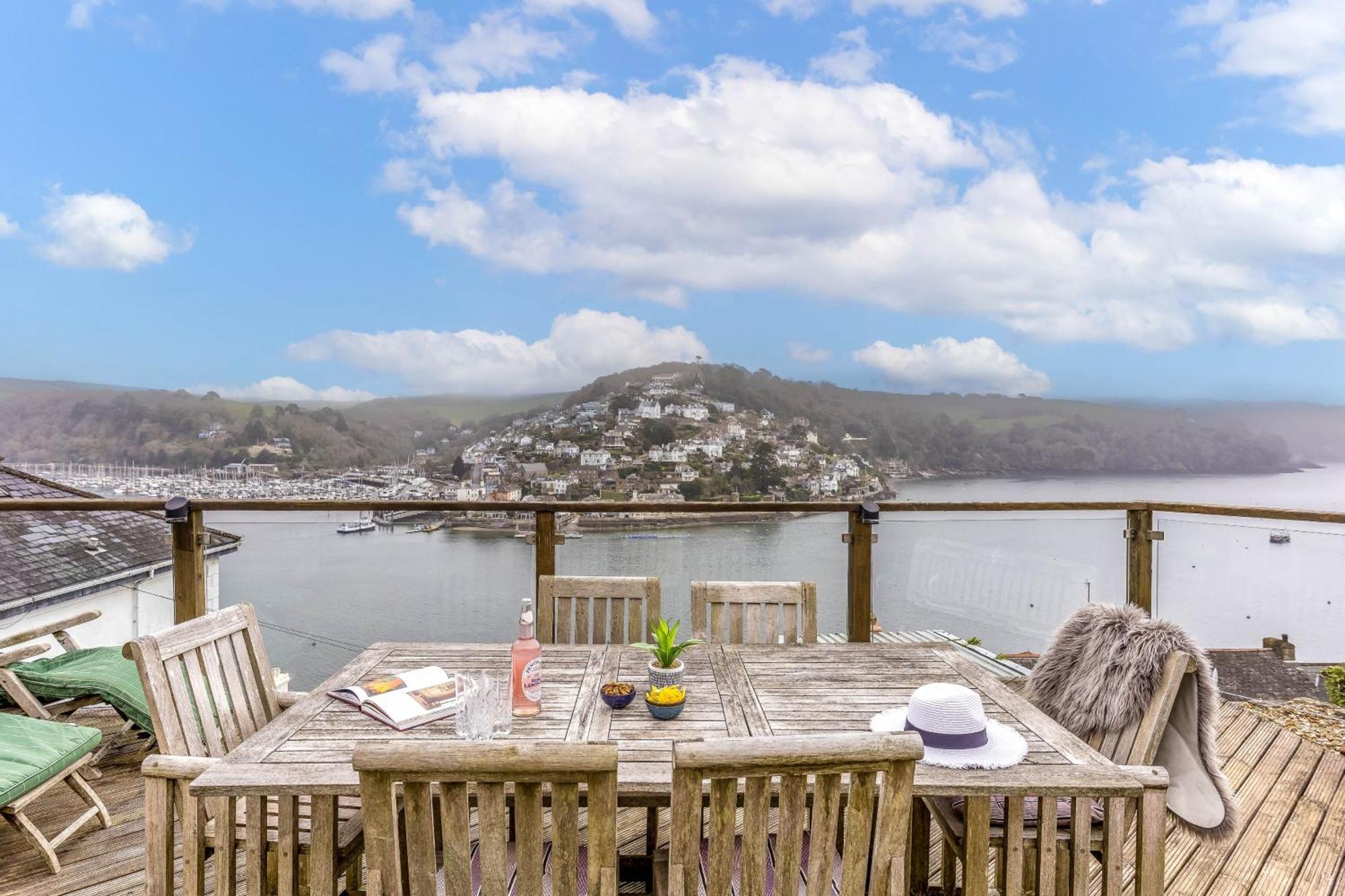 Holiday home Uphigh - Elevated Family With Stunning River Views Dartmouth