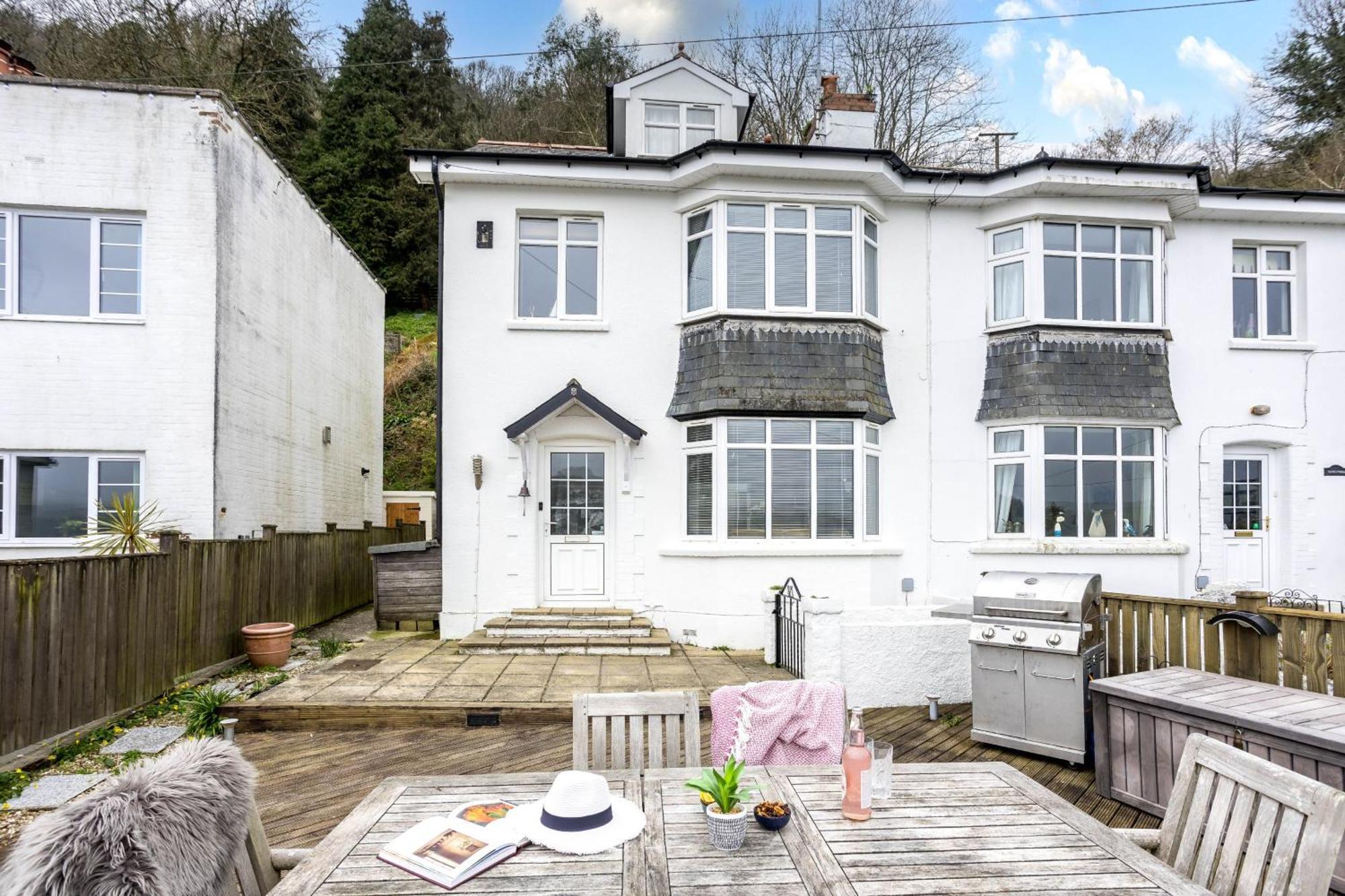 Uphigh - Elevated Family With Stunning River Views Dartmouth
